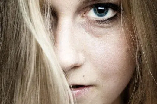 HannaH (TRAILER)