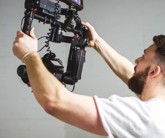 The World of Filmmaking Gear: Budget-Friendly vs. High-End Options