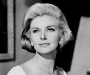 No Glamour, Just Greatness: The 10 Joanne Woodward Films You Need to Watch No Glamour, Just Greatness: The 10 Joanne Woodward Films You Need to Watch