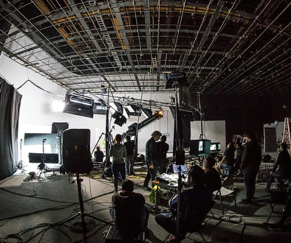 How Film Set Construction Teams Build Realistic Locations